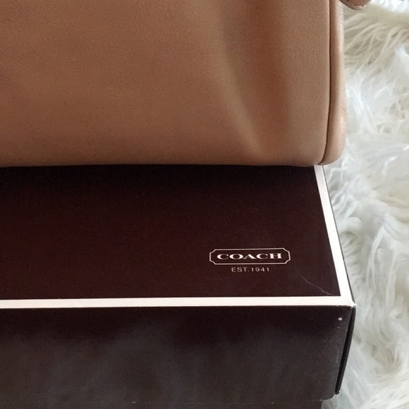 Gorgeous Coach Leather Bag, Tan, NWT, Retail $398 - Picture 3 of 13
